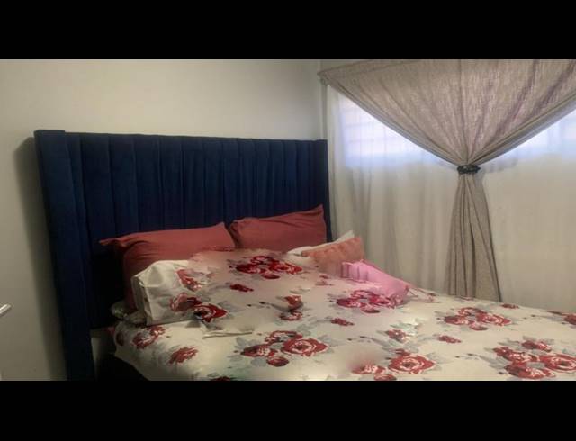 2 BEDROOM HOUSE FOR SALE IN PROTEA GLEN EXT